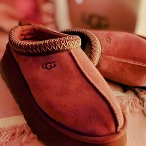 UGG Red Jasper Platform Slippers! Size 8 Women